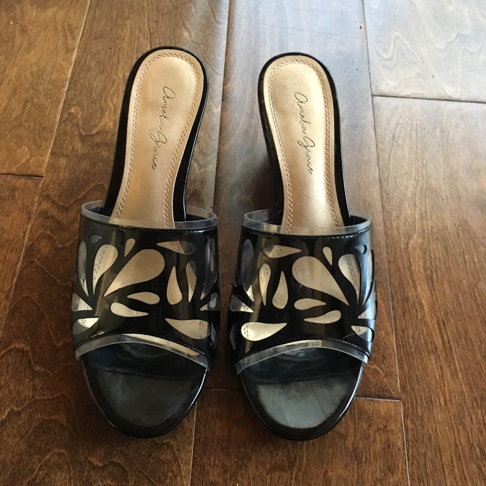 NWOT( worn for 2 hours inside)